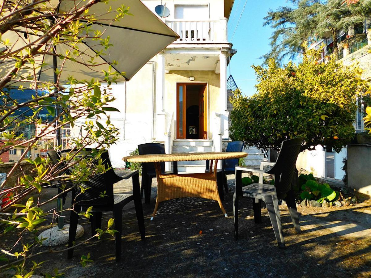 Villa Unifamiliare Con Posto Auto! 레반토 외부 사진