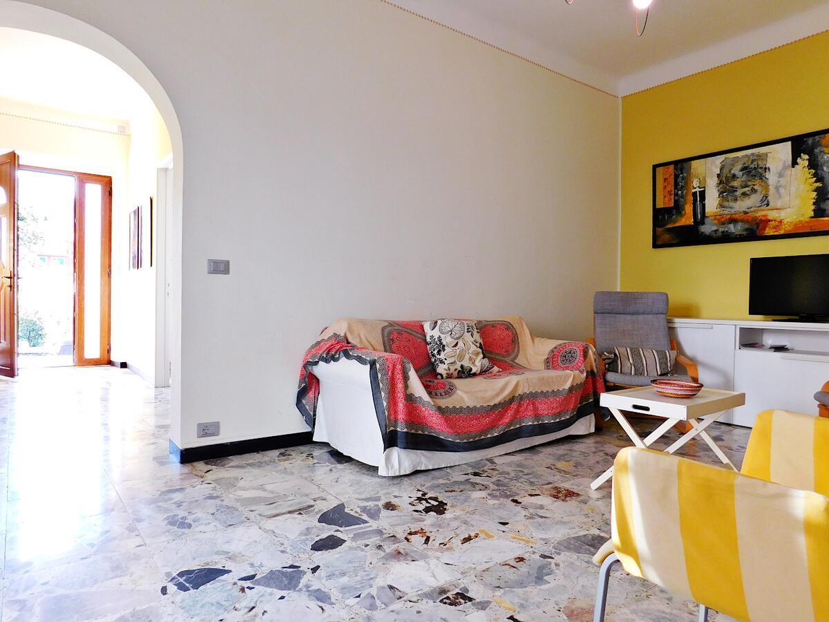 Villa Unifamiliare Con Posto Auto! 레반토 외부 사진