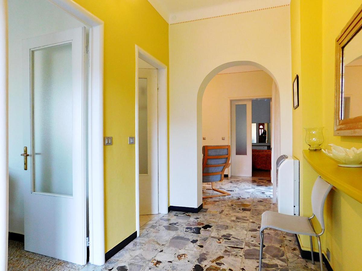 Villa Unifamiliare Con Posto Auto! 레반토 외부 사진