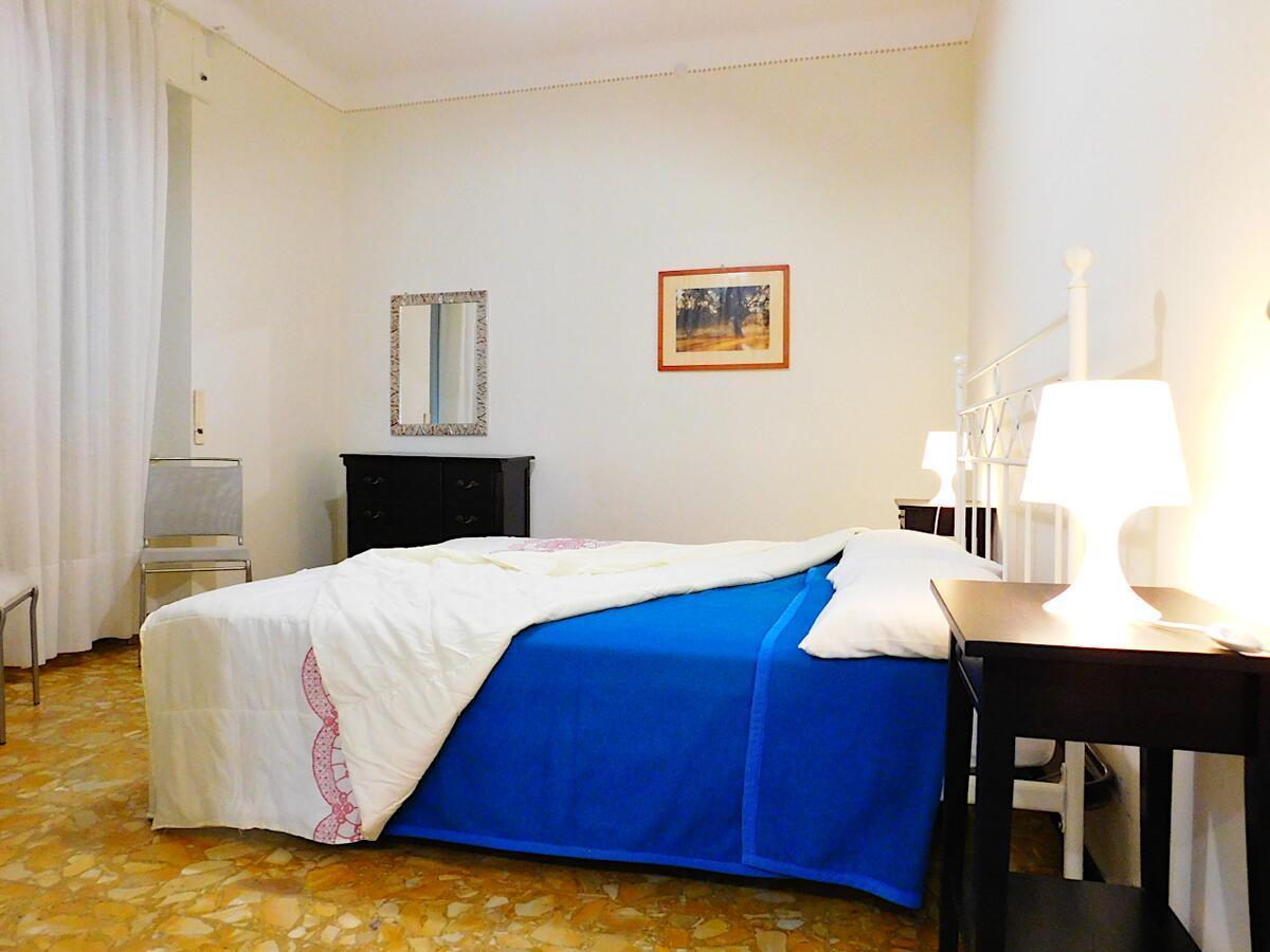 Villa Unifamiliare Con Posto Auto! 레반토 외부 사진