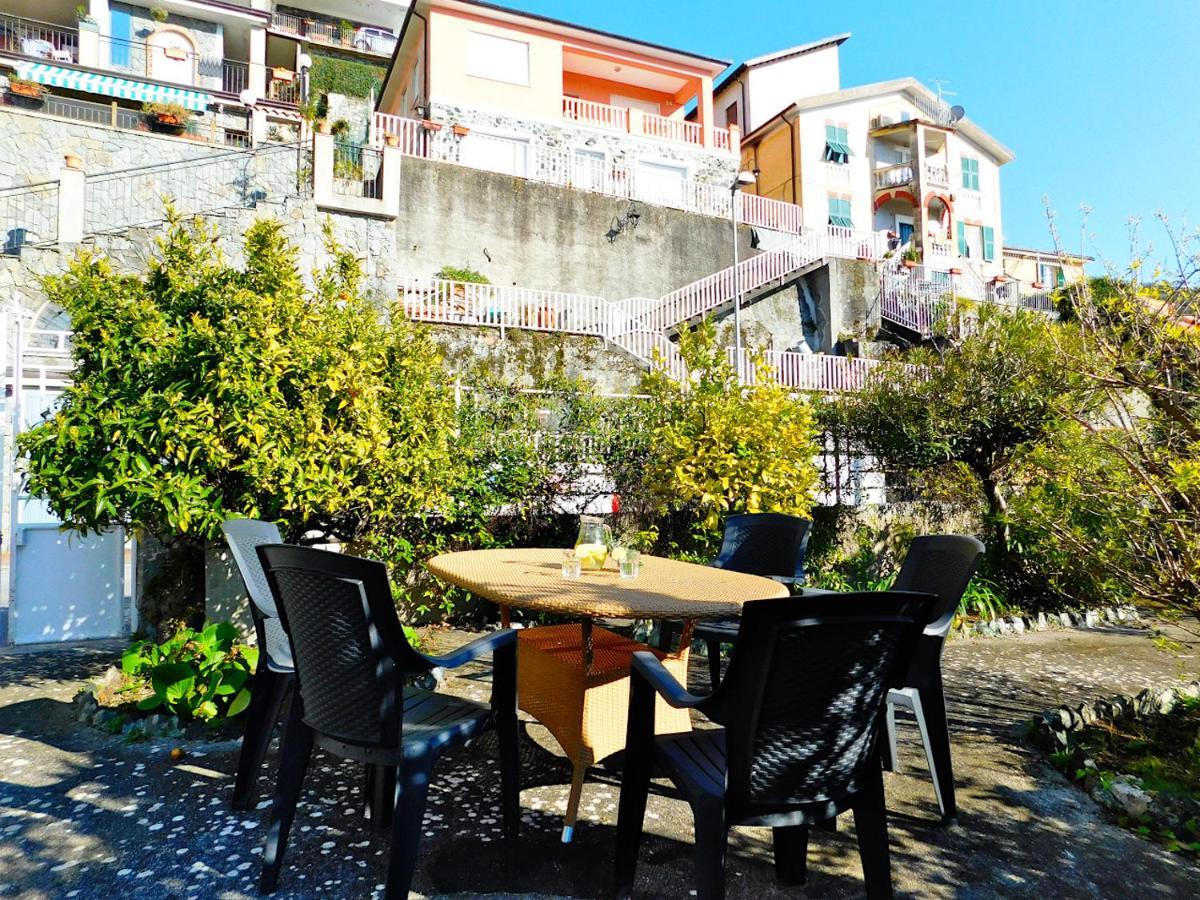 Villa Unifamiliare Con Posto Auto! 레반토 외부 사진