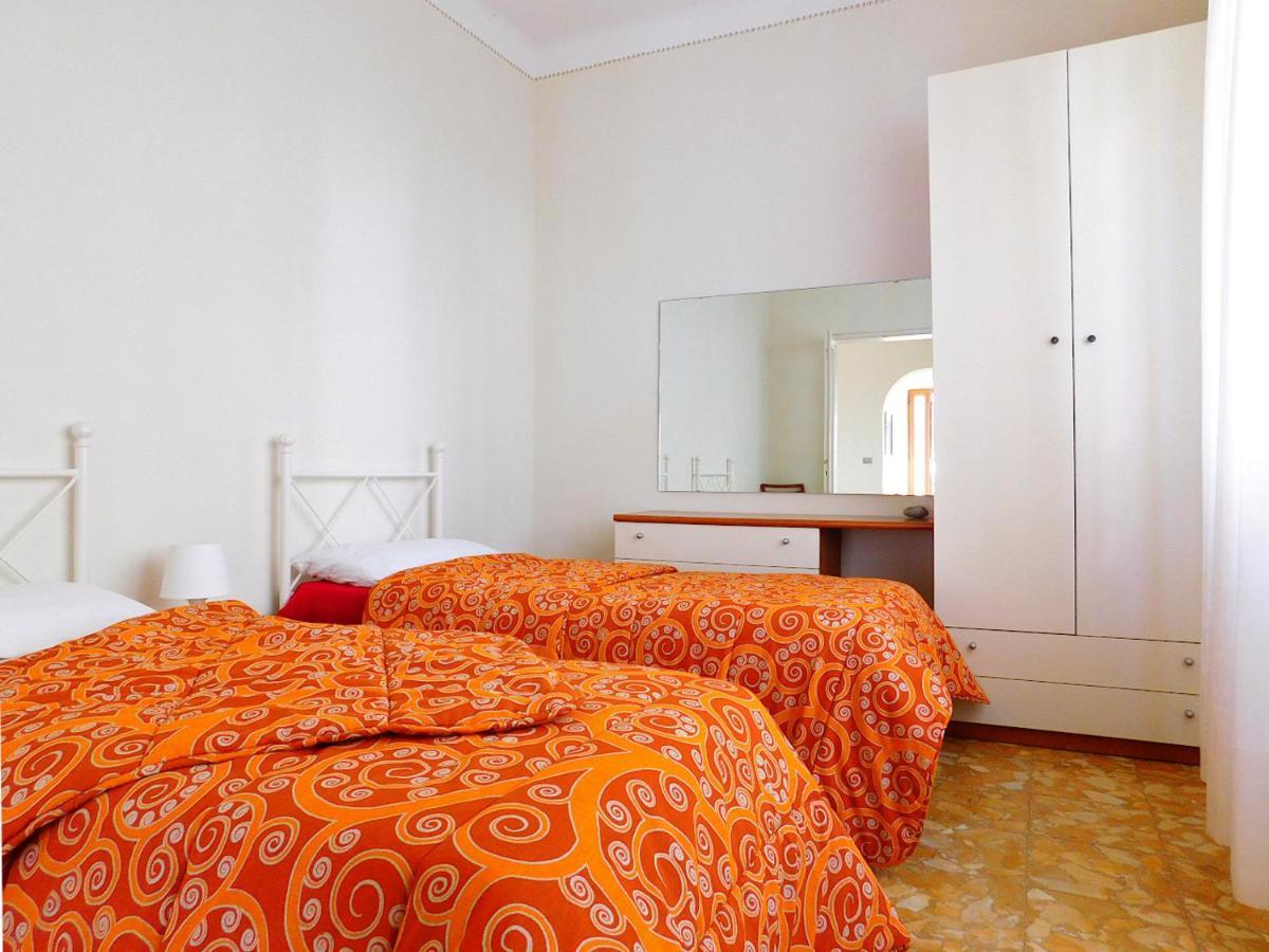 Villa Unifamiliare Con Posto Auto! 레반토 외부 사진
