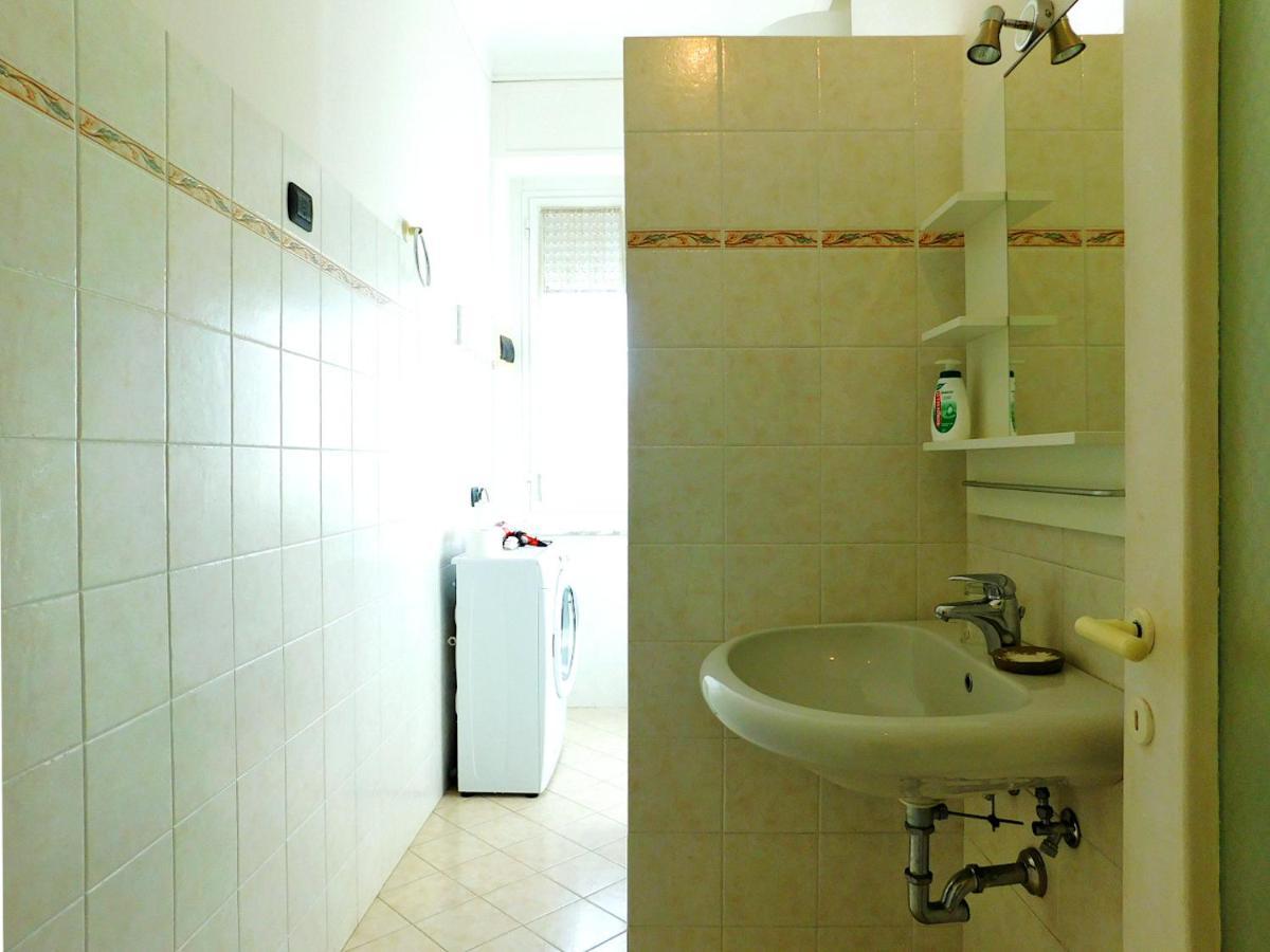Villa Unifamiliare Con Posto Auto! 레반토 외부 사진